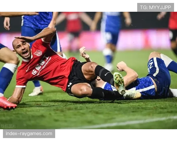 争议:VAR介入判定进攻方越位位置是否“参与进攻”的标准再引讨论 争议:VAR介入判定进攻方越位位置是否“参与进攻”的标准再引讨论