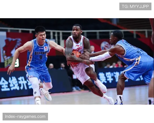 伤情更新:利兹联关键中场亚当斯恢复合练,有望月末复出 伤情更新:利兹联关键中场亚当斯恢复合练,有望月末复出